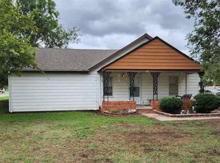 211 NW 5th St, Cache, OK 73527