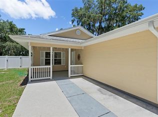 206 E Catawba St, Fruitland Park, FL 34731