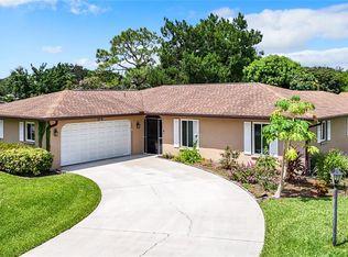 1215 Georgetowne Pl, Sarasota, FL 34232