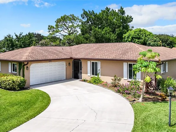 1215 Georgetowne Pl, Sarasota, FL 34232