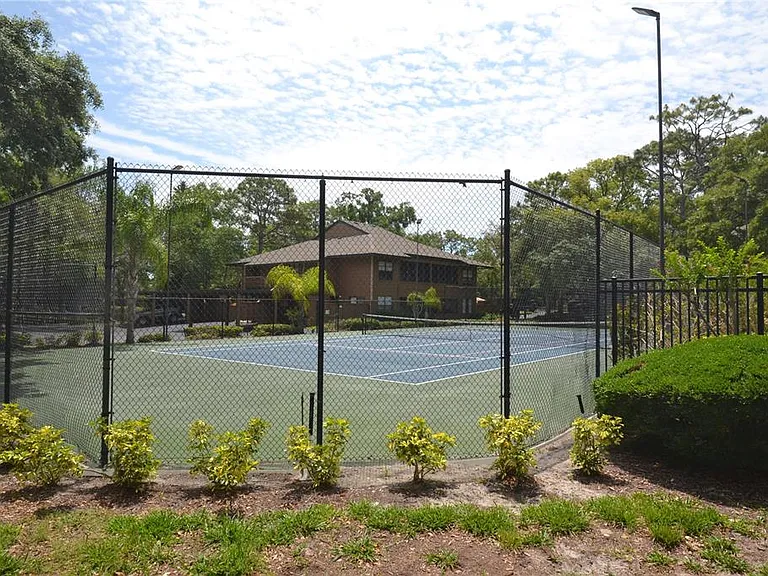 605 Lennox Rd W — Photo 35