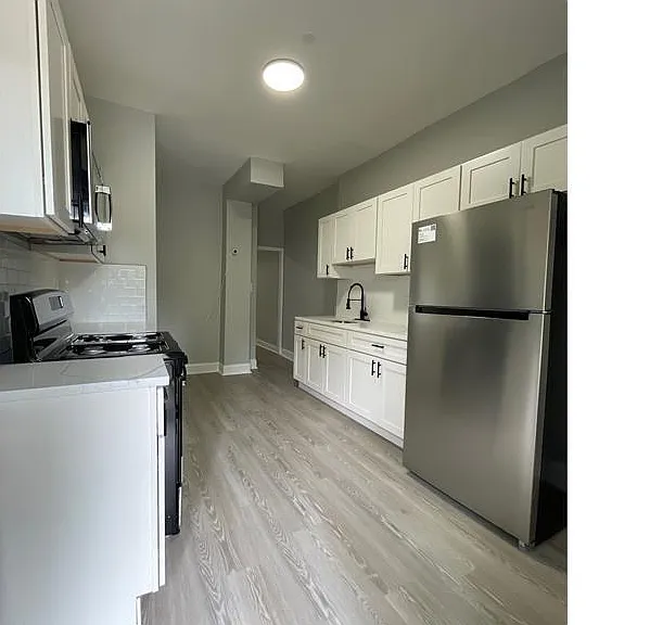 1700 N Pulaski St — Photo 12