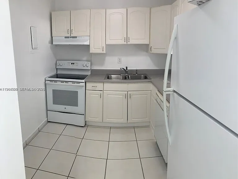16740 NE 9th Ave #206 — Photo 10