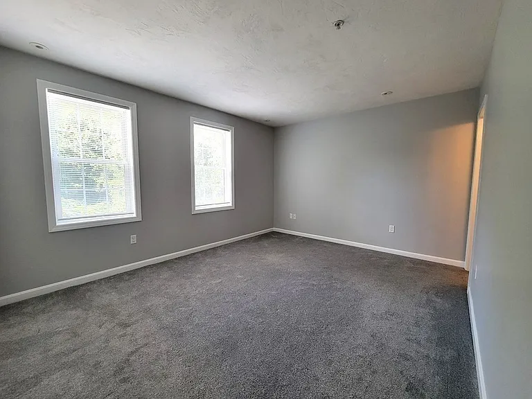 70 Oak Street Ext #3E — Photo 8