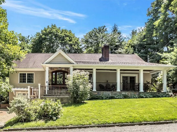 1 Depot Place, Glen Head, NY 11545