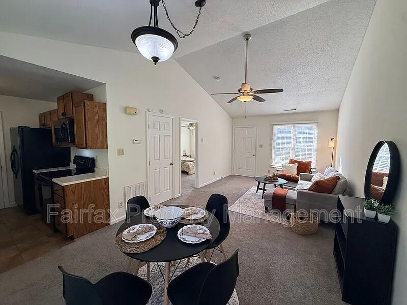1 bed, 1.0 bath, $1,395 — Photo 3