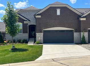 21136 Daisy St, Clinton Township, MI 48036
