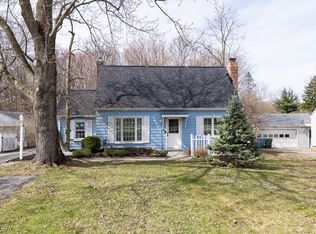 7806 Lewis Rd, Olmsted Falls, OH 44138