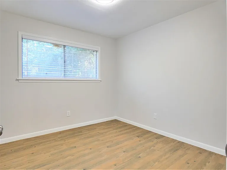 604 Golfview Dr — Photo 35