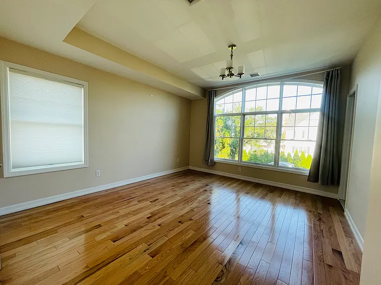 253 Devonshire Dr #1 — Photo 7