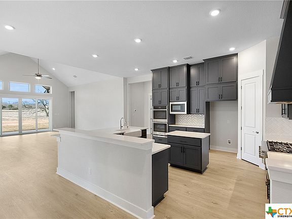 5th image of 161 McNaughton Dr