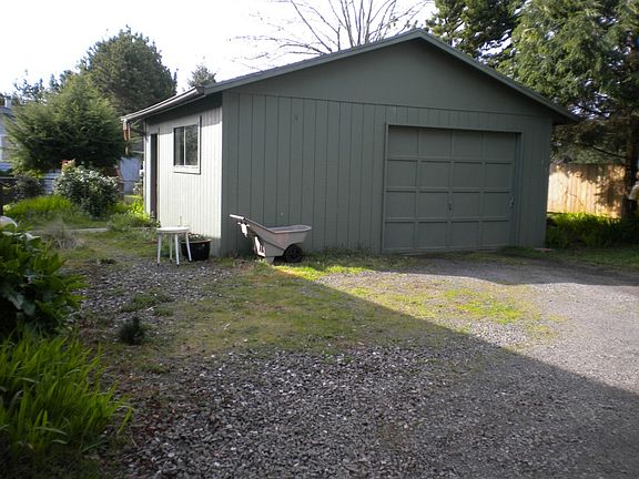 4th image of 24217 Birch Pl