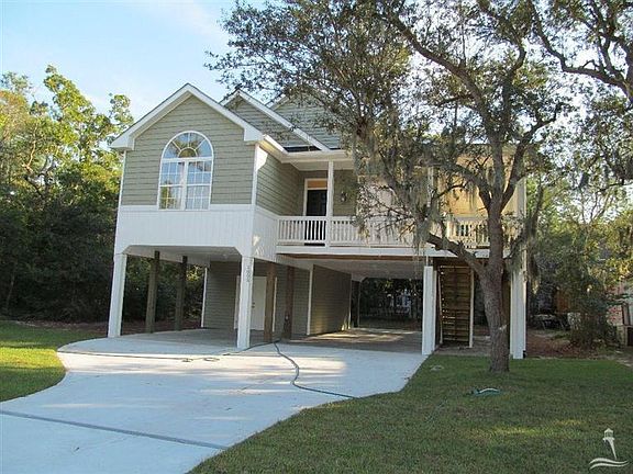 2nd image of 1005 W Oak Island Drive