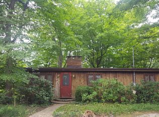 252 Lakeshore Dr, Douglas, MI 49406
