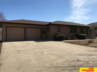 203 S Oak Ave, Hartington, NE 68739