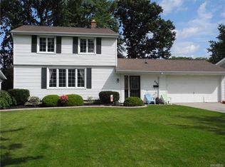 250 Willow Ridge Dr, Amherst, NY 14228