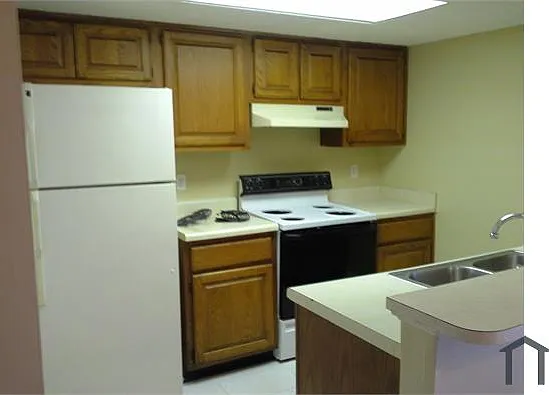 7648 Jana Ln S — Photo 2