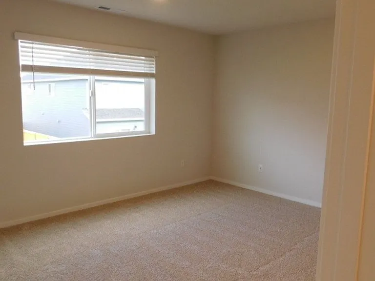 4737 Navigation Ave NE — Photo 11