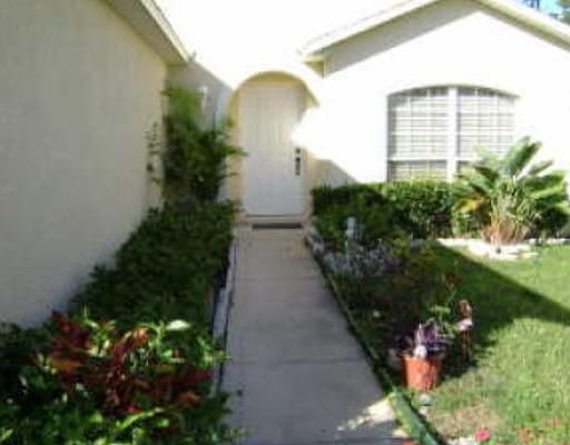 2nd image of 924 Grassy Island Ln