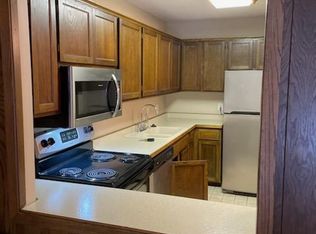 10311 Cedar Lake Rd APT 105, Minnetonka, MN 55305