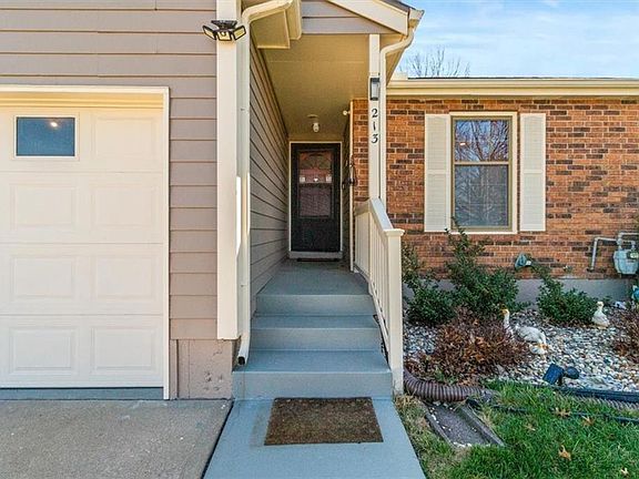 4th image of 213 SE Ridgeview Dr