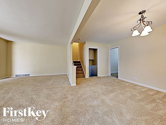 4th image of 334 E 171st Pl