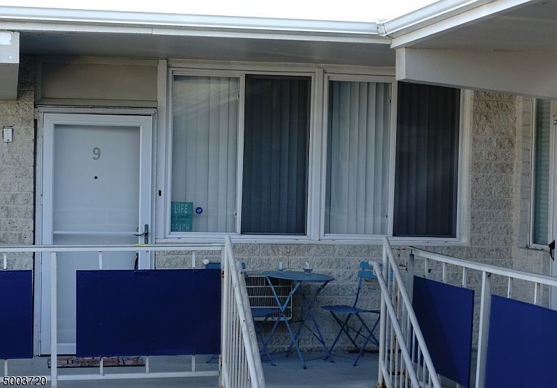 1st image of 28 Fremont Ave