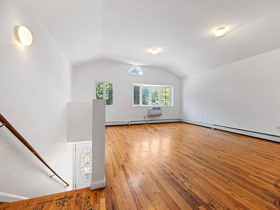 1st image of 968 Myrtle Ave #3D