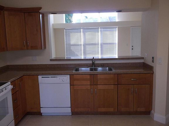 5th image of 5190 Foxhall Drive N