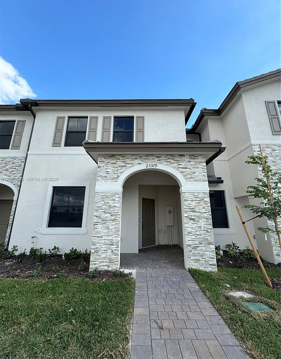 3 bed, 1668 sqft, $2,650 — Photo 1