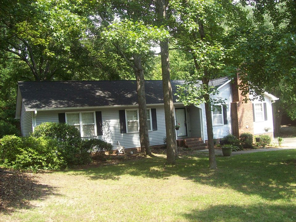 1st image of 103 Bendingwood Cir