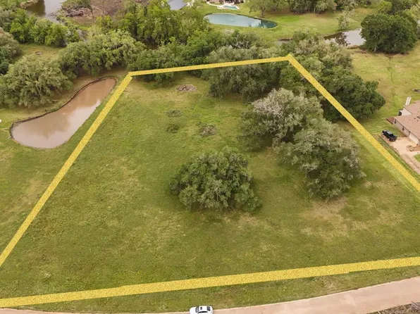 1207 Mill Rd, Angleton, TX 77515