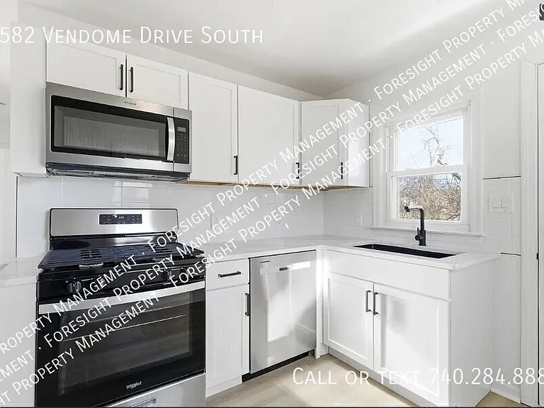 1582 Vendome Dr S — Photo 7