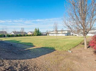 8209 Kestrel Way, White City, OR 97503