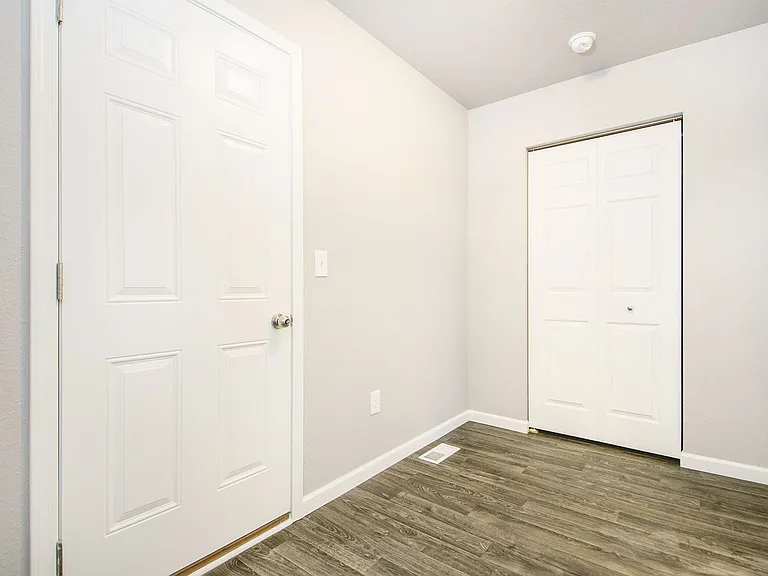 139 Schirmer Pkwy — Photo 10