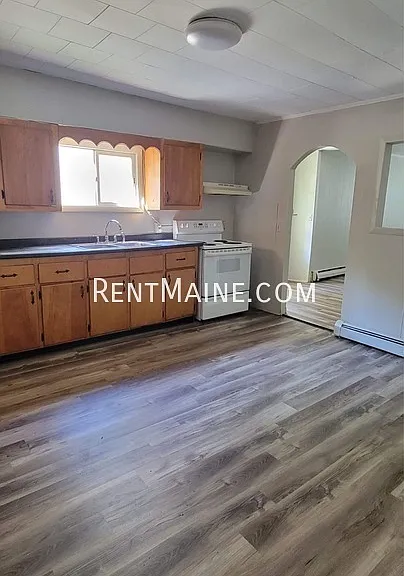 482 Main St #1 — Photo 2