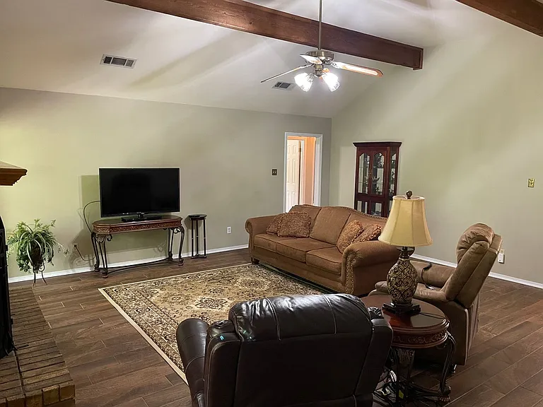 5604 Kenilworth Cir — Photo 6