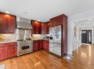 11 Glide St, Dorchester, MA 02122