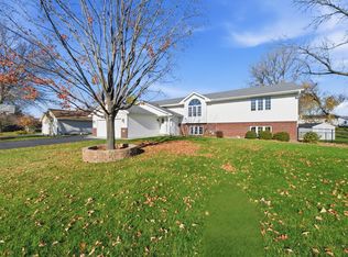 9100 Hampshire Ave N, Brooklyn Park, MN 55445