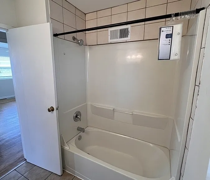 700-718 N Linden Ave #716 — Photo 8