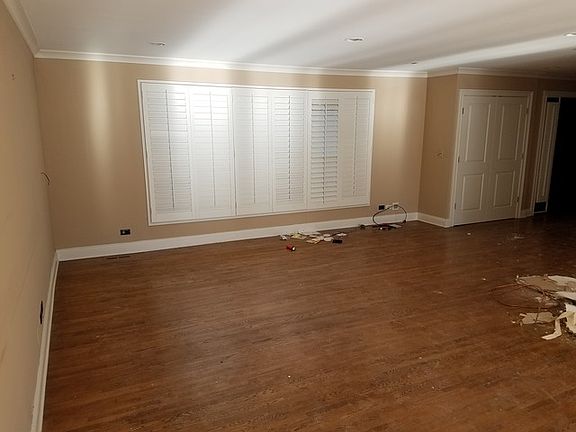 5th image of 998 Saxony Dr