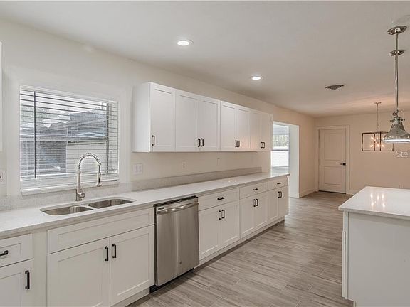 5th image of 2932 Maplewood Ave