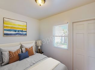 228 Ogle St, Costa Mesa, CA 92627