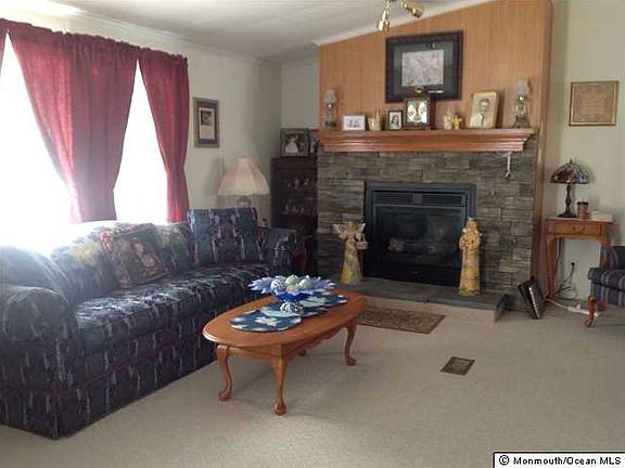 2nd image of 119 Brown Ave