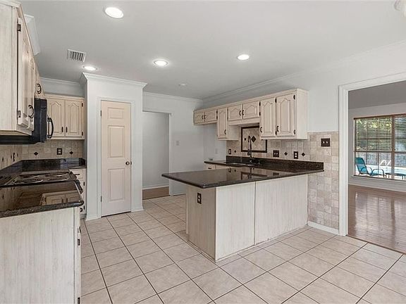 5th image of 3032 Autumn Ridge Dr W