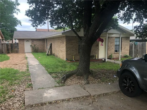 2809 Sprucewood St, Bryan, TX 77801