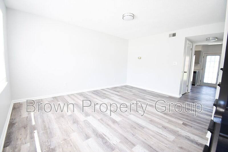 2nd image of 2113 Grand Prix Dr Unit T