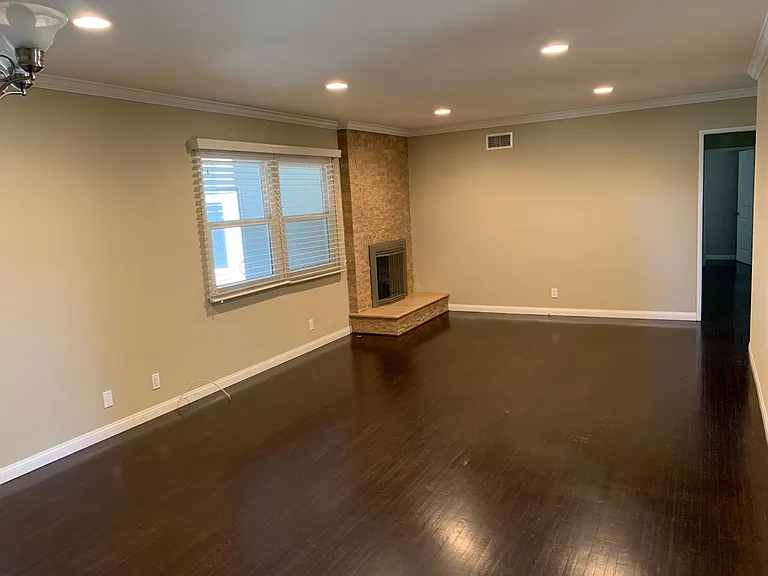 9030 Swinton Ave — Photo 11