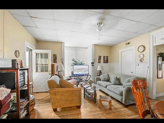 2nd image of 1436 S Broadway St APT 3