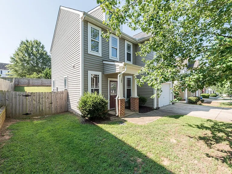 104 Hutson Ln — Photo 9